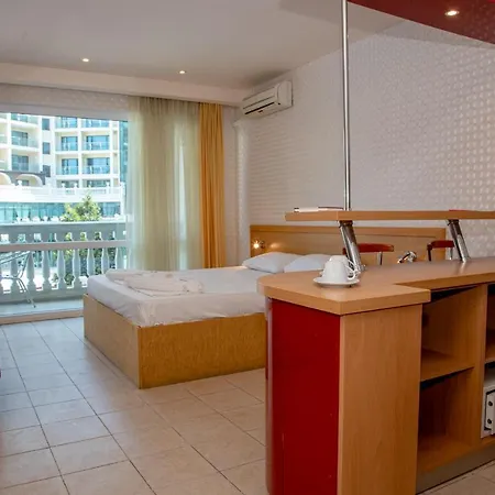 Private Studio At Central Sunny Beach With Balcony Lägenhet *